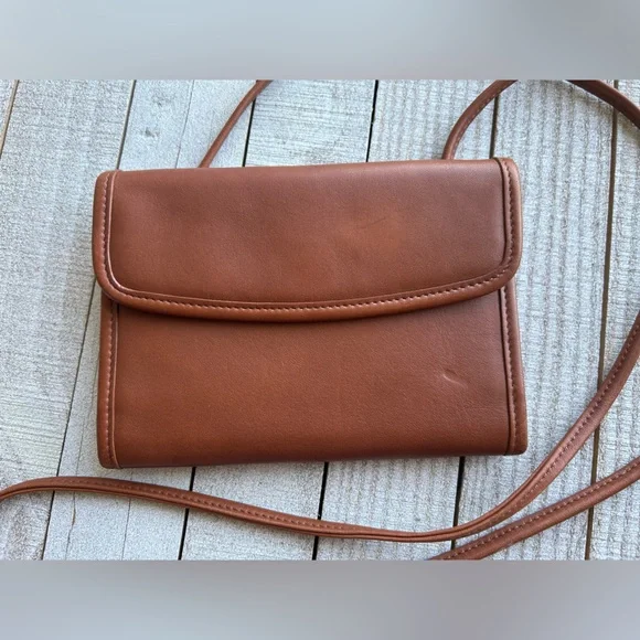 Vintage Coach Envelpoe Swing Wallet #4843 - Picture 2 of 15